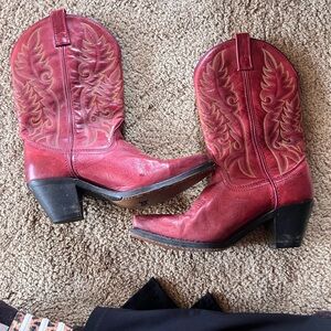 Laredo women’s 8 red cowboy boots